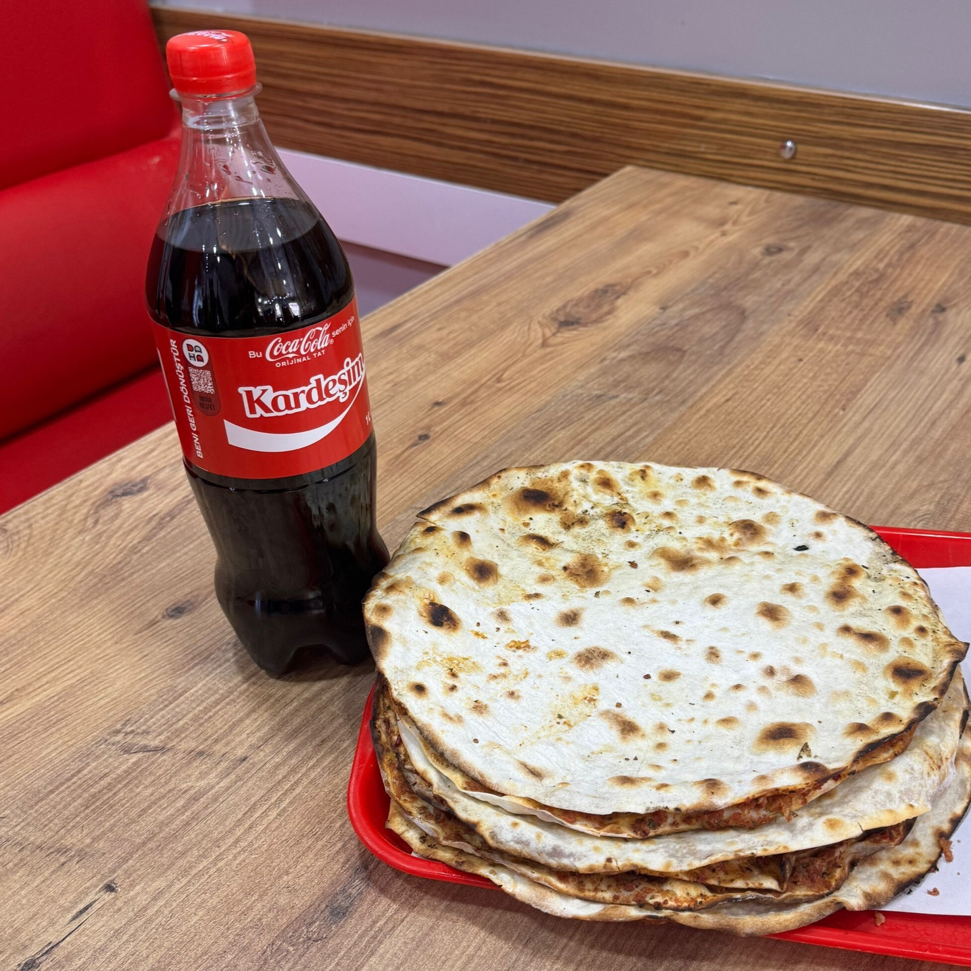 5 Lahmacun + 1 Litre Kola