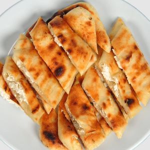 Peynirli Kır Pidesi